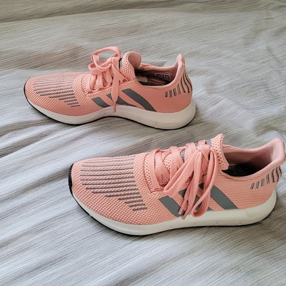 Adidas - Picture 2 of 4